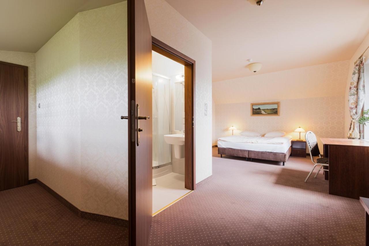 Hotel Folwark Zgierz Exteriér fotografie